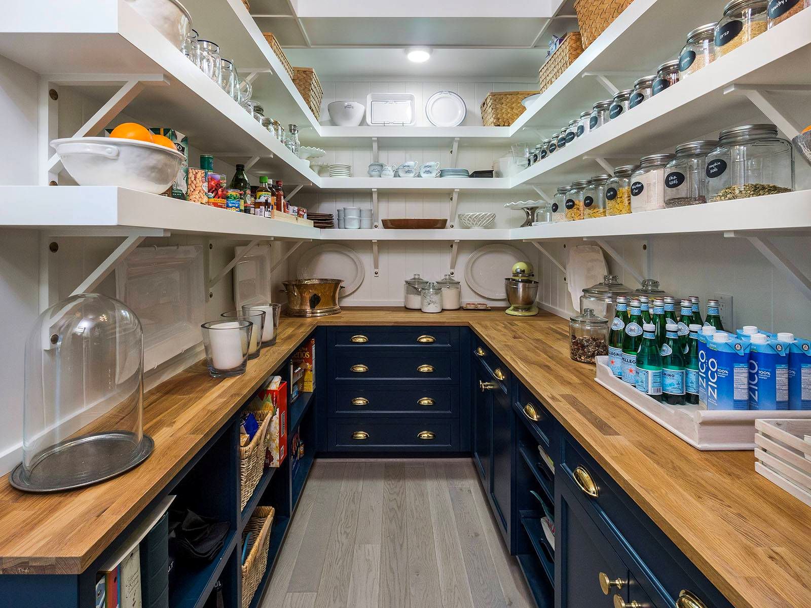 7 Tips For Designing The Perfect Walk-in Pantry