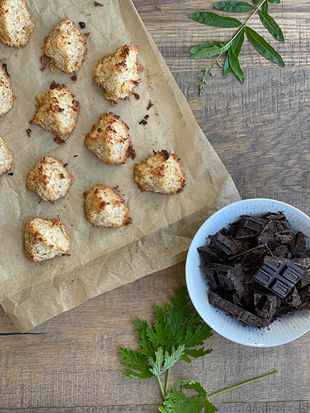 COCONUT TOPS WITH CHOCOLATE