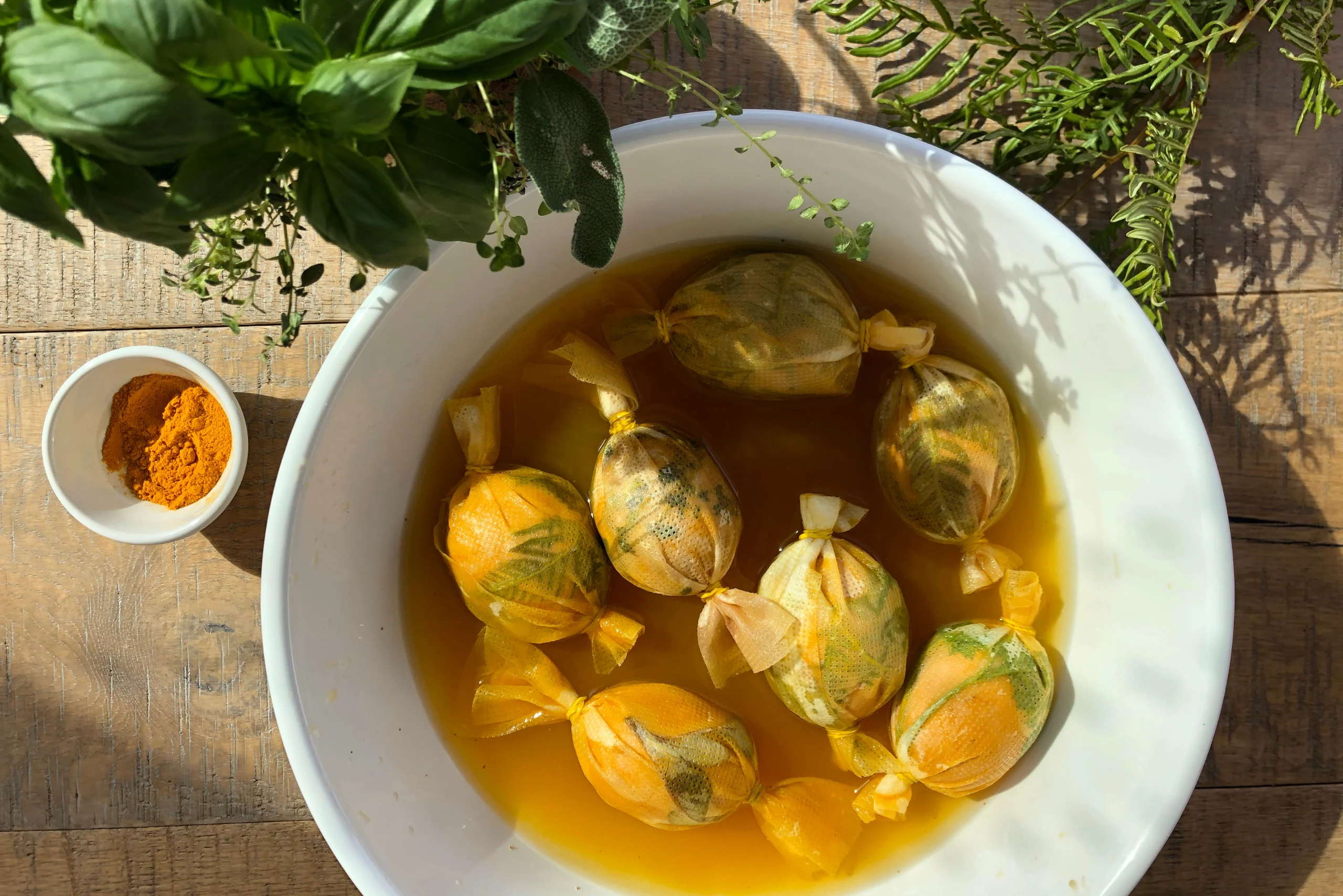 Create Beautiful Coloured Easter Eggs